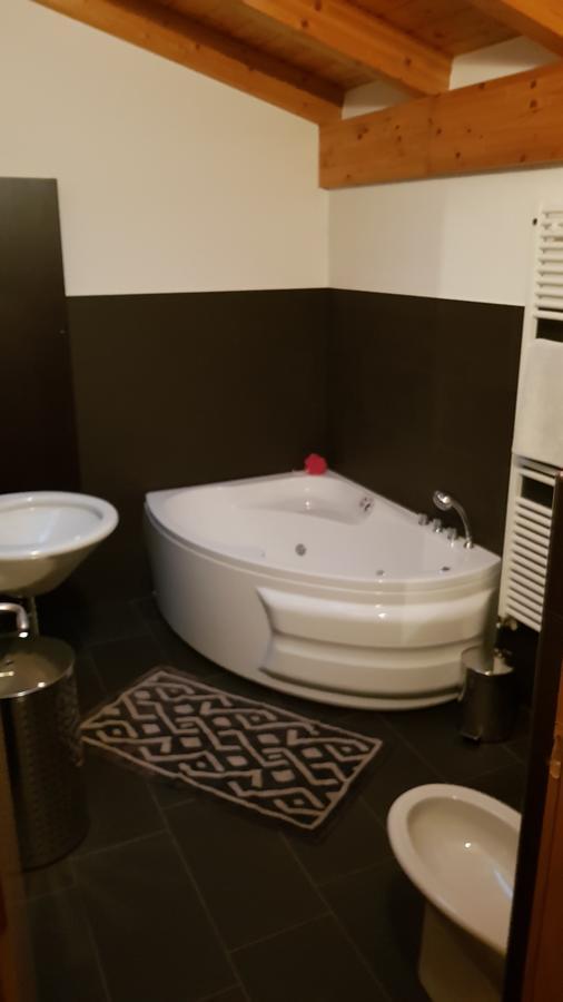 B&B Benessere La Casa Nera Breno Extérieur photo